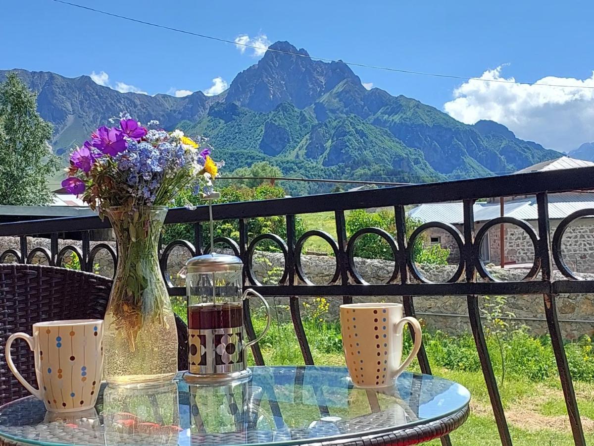 Cozy Hotel Kazbegi מראה חיצוני תמונה